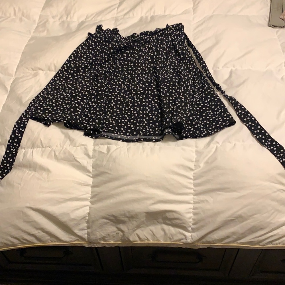 black and white flowy shirt